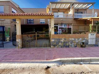Casa adossada a Ronda palmeras 15. Vivienda adosada 3 habitaciones  3 hab. auxiliares venta san isi