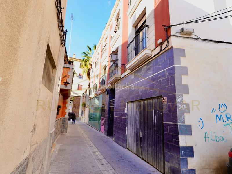 Foto b69b8430-37c8-4dc9-952d-5e34e911cb2a. Local comercial a calle cedaceros 4 a Orihuela ciudad Orihuela