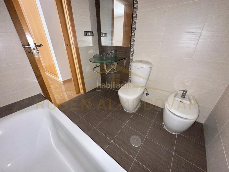 Foto b0e8a9bc-a9f4-404d-af63-4c5fccc3e5fa. Piso en calle san francisco 35 piso 3 habitaciones venta en Orihuela