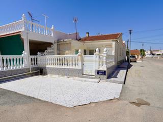 Maison à Calle aries 25. Bungalow  venta torrevieja