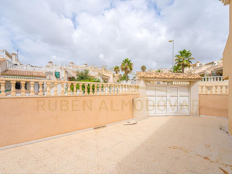 Foto 202acfb6-e5ba-4d72-8e7e-2de64a6751e1. Chalet in poligono o-1 filipinas 5-d in Villamartín-Las Filipinas Orihuela