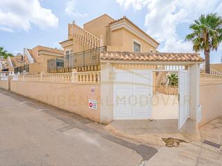 Chalet in Poligono o-1 filipinas 5-d. Chalet 3 habitaciones venta orihuela