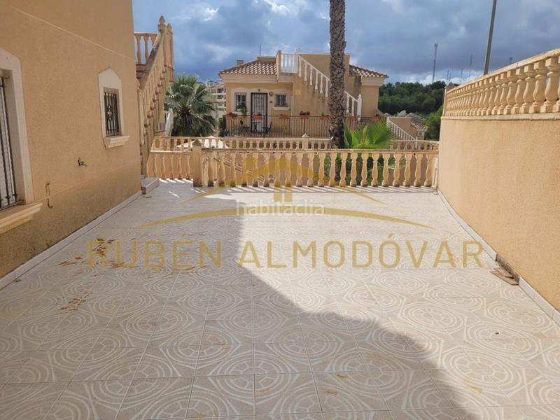 Foto dcbac07c-9a3d-4e61-874d-8d2fbd1e0e75. Chalet in poligono o-1 filipinas 5-d in Villamartín-Las Filipinas Orihuela