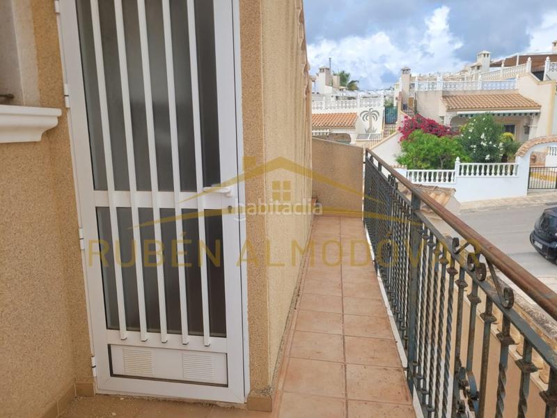 Foto e03e5277-037b-4667-b7b6-be478d458a17. Chalet in poligono o-1 filipinas 5-d in Villamartín-Las Filipinas Orihuela