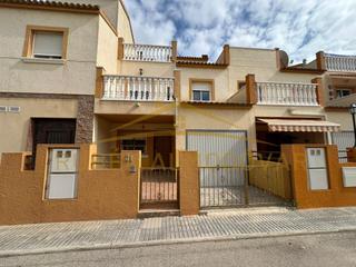 Chalet à Calle orihuela-campaneta 2-a. Chalet 4 habitaciones venta orihuela