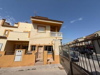 Pis  Carretera almoradi s ba 2. Piso 3 habitaciones venta orihuela