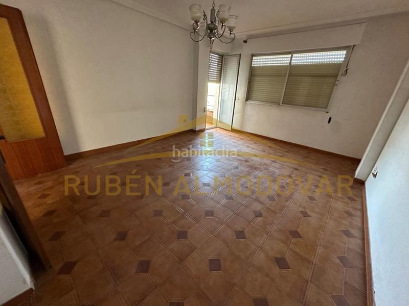 Foto 9b700fd1-a978-4f5d-a967-72fc844e27f3. Flat in avenida paz 84 in Jacarilla