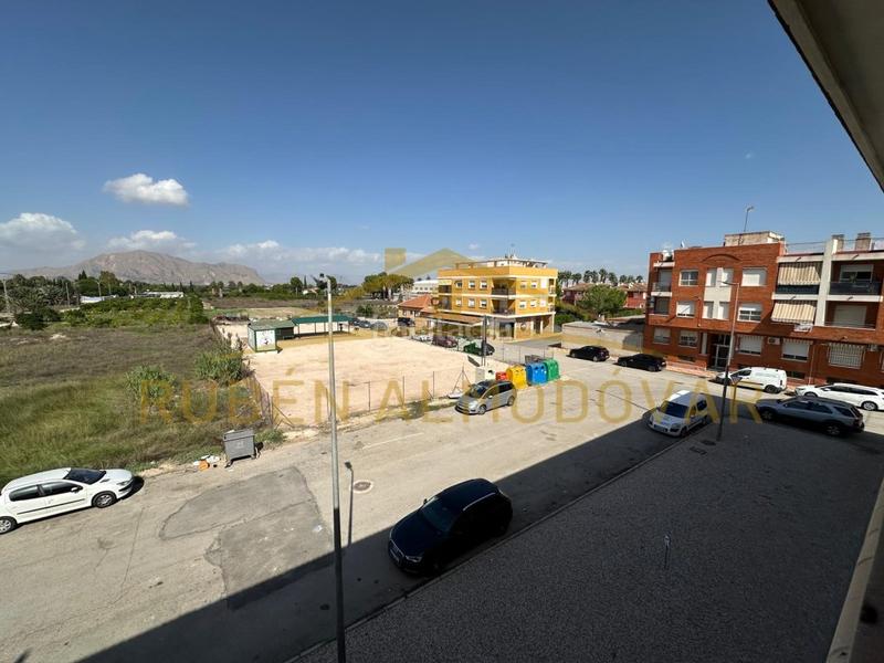 Foto b8595462-8a3a-4692-9129-188a4347edb3. Flat in avenida paz 84 in Jacarilla