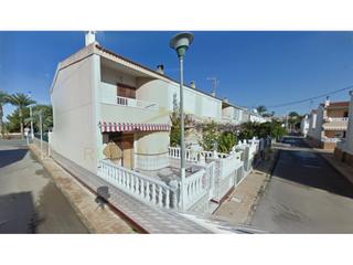 Chalet à Calle rio navia 69. Chalet 3 habitaciones venta torrevieja