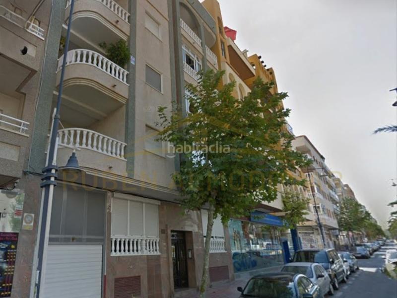 Foto 247eae21-c63a-4ca9-8d69-be8384cfe75b. Piso en avenida habaneras de las 76 piso 2 habitaciones venta en Torrevieja
