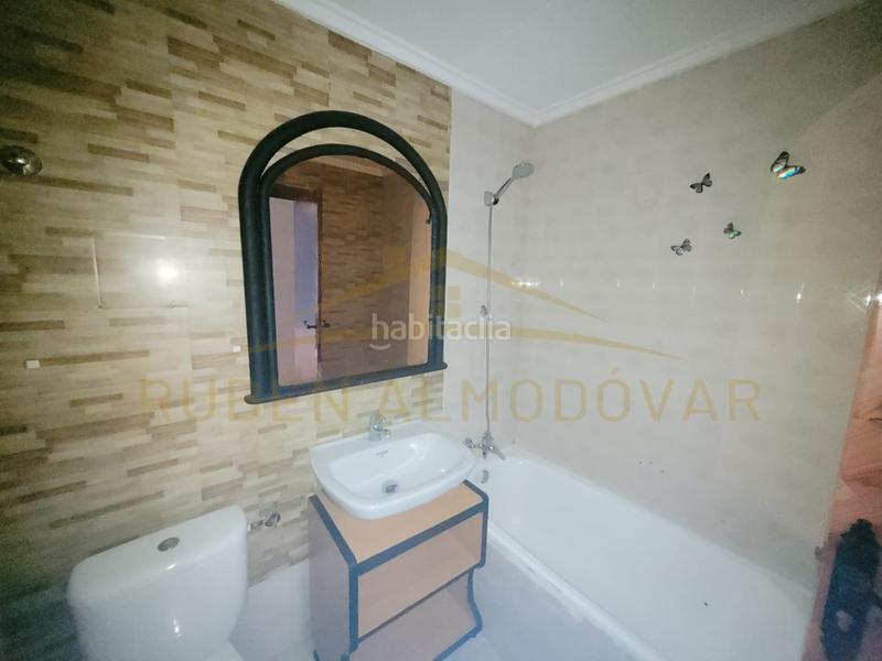 Foto 8c390abd-da0f-44bb-99bc-a132c8b936a5. Casa a avenida deva 125 a Zona Carrefour - Urbanizaciones Torrevieja