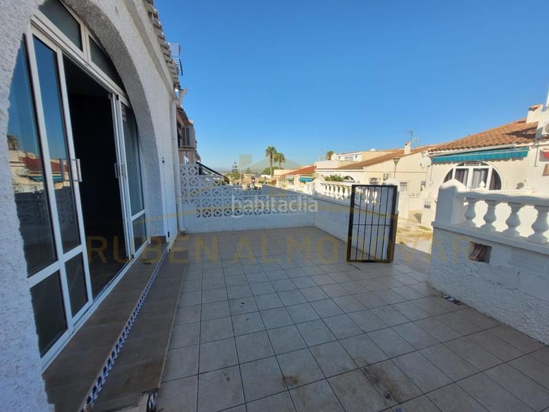 Foto eb538976-4b32-45ea-a8e8-8e07dce25bcb. Casa a avenida deva 125 a Zona Carrefour - Urbanizaciones Torrevieja