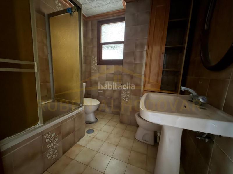 Foto bf405de2-f8bd-4fab-a315-e4fe2ea73dd8. Pis a avenida calvario 26 a Albatera