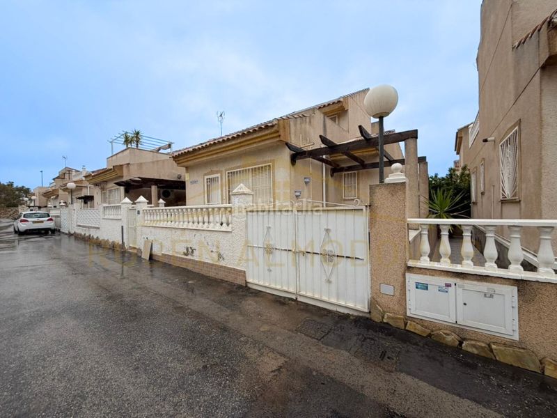 Foto fe77a659-3558-4bb1-a082-ef0ea9825d1a. Apartament a calle la arcadia 2 a Rojales