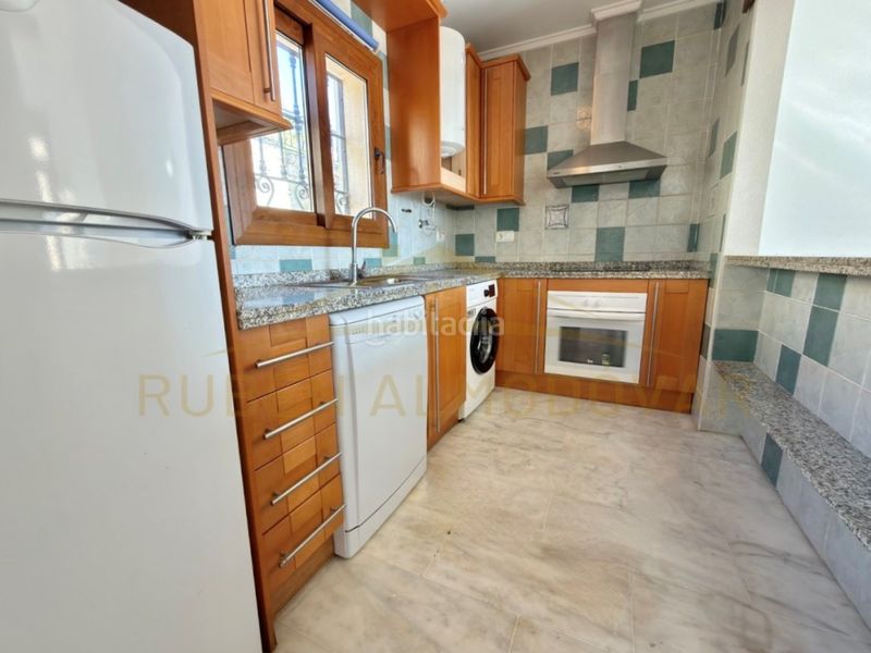 Foto 27a79ed6-c49e-436e-9ffa-eabacce3f7e2. Casa adossada a calle almoradi 11 a Algorfa