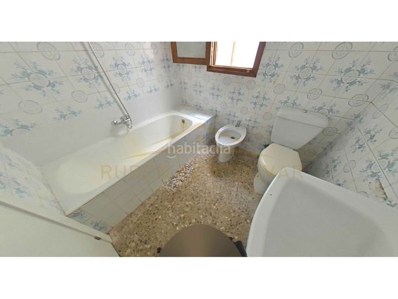 Foto 64624f7f-293d-423e-8895-e73efdaab3f5. Flat in calle sancho medina 24 in El Carril - Paseo de Chapi Villena