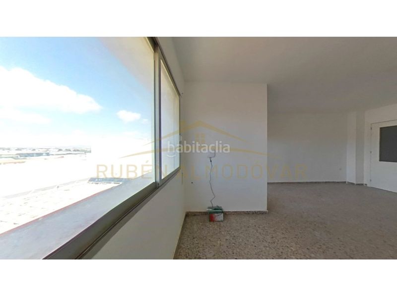 Foto ded67a99-acd7-4c30-bb5d-aef9d657d54c. Flat in calle sancho medina 24 in El Carril - Paseo de Chapi Villena