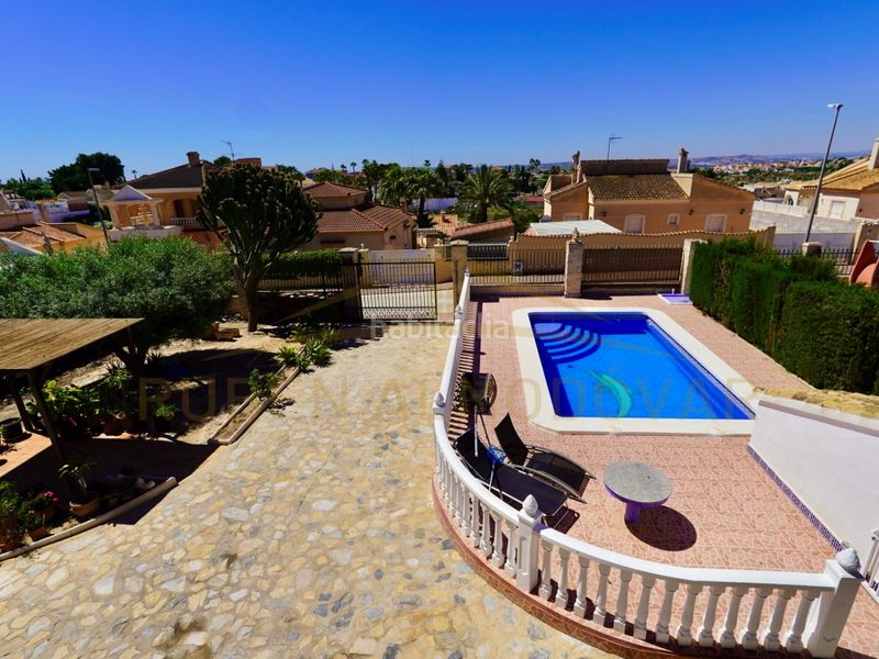 Foto 7f60ae6b-98c6-44dc-bf6f-97166335b572. Chalet with parking pool in San Fulgencio