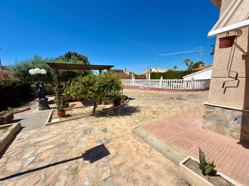 Foto 86516c28-ddd6-4014-a14d-f3701adb8869. Chalet with parking pool in San Fulgencio