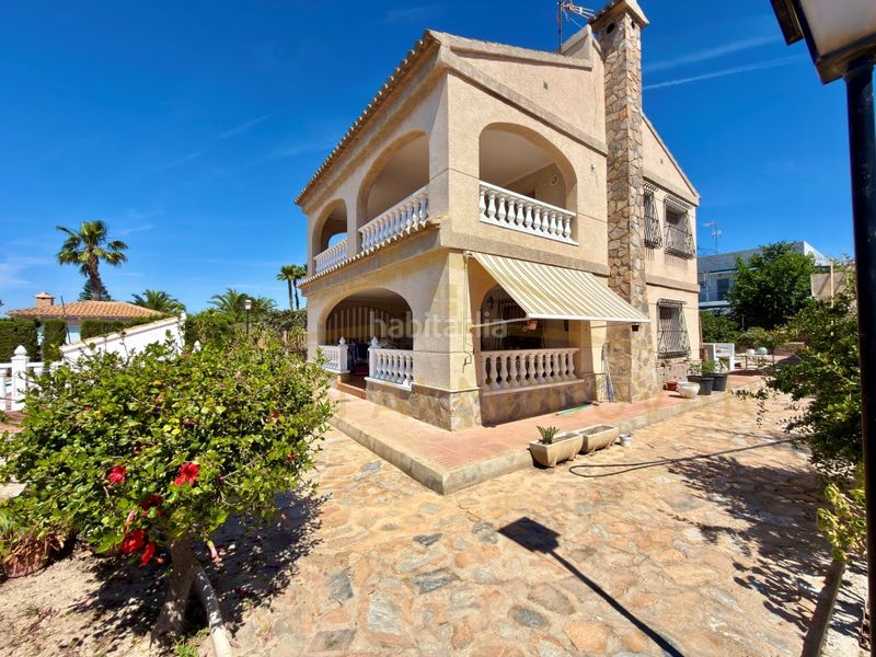 Foto 87fe02ca-9471-4146-8524-e802c2e65d26. Chalet with parking pool in San Fulgencio