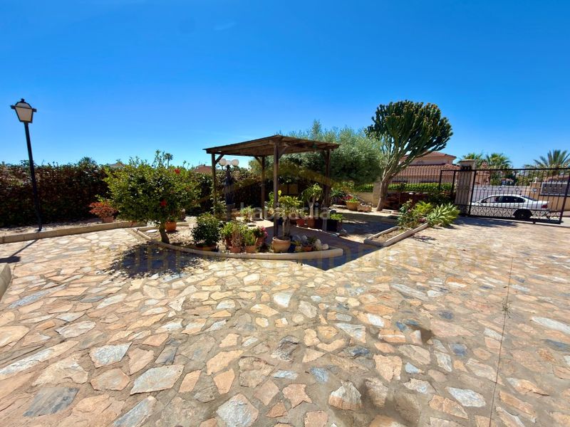 Foto c184e1b4-683e-4fde-ae0b-bac5d1816191. Chalet with parking pool in San Fulgencio