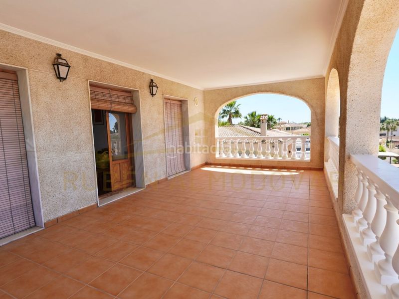 Foto cc29dc4a-4a34-44e0-b4b1-9a9c37bc5512. Chalet with parking pool in San Fulgencio
