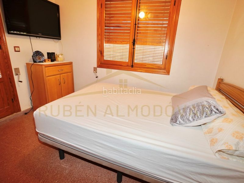 Foto f0c94328-6ec9-40df-bd1d-3996e6c12668. Chalet with parking pool in San Fulgencio