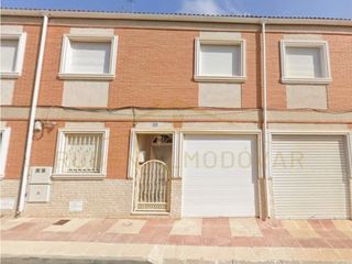 House in Calle Rodrigo Bastida 6