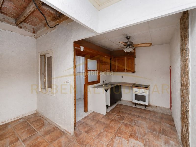 Foto 220b5303-70cf-467a-bdab-dd1f9a750d3b. Casa adossada a Cox