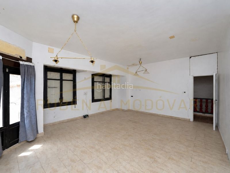 Foto a3c80da1-8b6a-45fa-a69f-48b5825bf462. Casa adossada a Cox