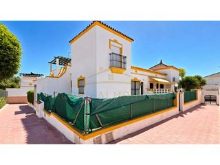 Casa adossada a Calle la Sagra 31