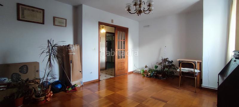 Foto bf9fba9c-6952-49cd-b8e5-c38c0dcf0d7e. Piso en carretera cobas 19 piso con 500m de jardín en Ferrol