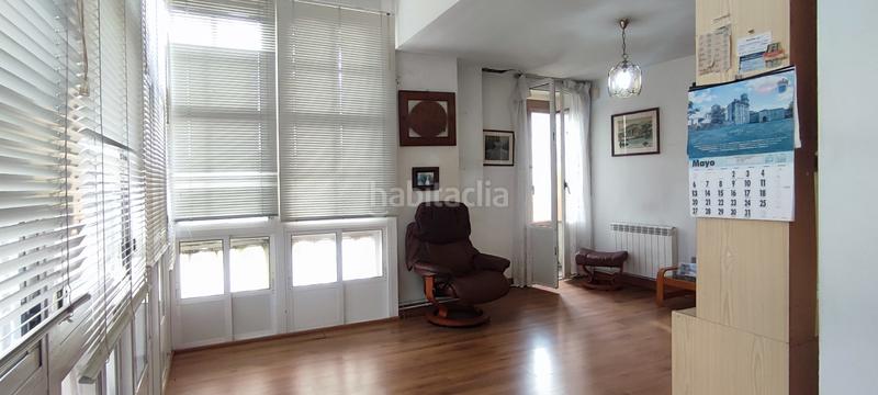 Foto cd198baf-061c-4349-bb64-a8604706ff5a. Piso en carretera cobas 19 piso con 500m de jardín en Ferrol