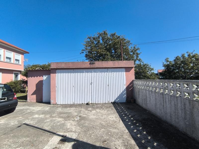 Foto b188dfb2-7acb-4c65-a27e-2a7b8e2c3a3e. Casa amb calefacció a A Malata - Catabois - Ciudad Jardín Ferrol