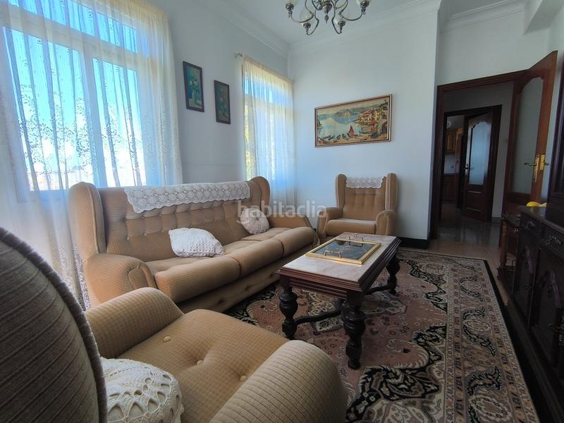 Foto d6667e9e-c0a8-4b83-be52-4b7a694afec2. Casa amb calefacció a A Malata - Catabois - Ciudad Jardín Ferrol