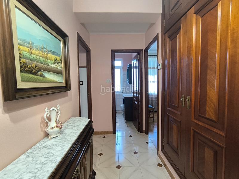 Foto a18f9f23-fb0e-470a-a467-55bd986bf32c. Casa adossada amb calefacció a Cedeira