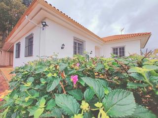 Casa  Lugar carballo. Casa de planta baja con 2 habitaciones en pedroso, narón