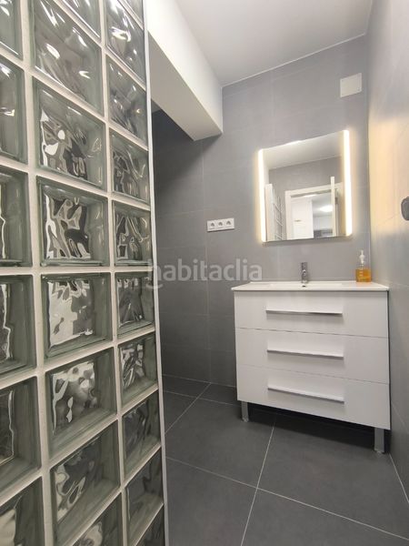 Foto 64a5dcb6-6991-452f-884e-129d30c14600. Flat in calle de rubalcava 2 in Centro Ferrol