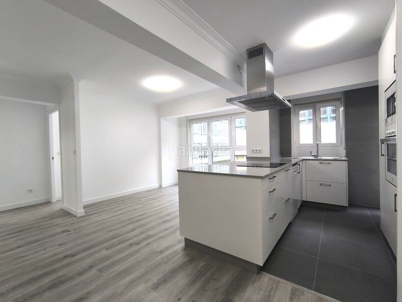 Foto 776a71ef-0d8f-4b13-b651-799906b7eff8. Flat in calle de rubalcava 2 in Centro Ferrol