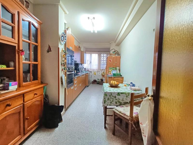 Foto b716d1a6-b266-4e5d-aeb1-d0ed0f98176b. Appartamento con riscaldamento parcheggio in Caranza Ferrol