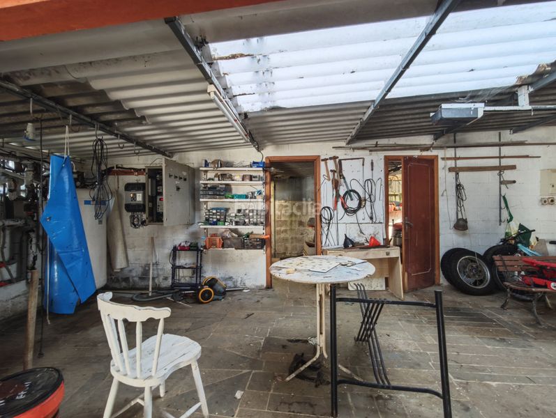 Foto 29b7100c-4fb2-4159-9891-245459a8be7e. Chalet con camino riscaldamento parcheggio piscina in Ferrol