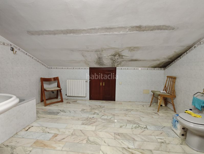 Foto 3d7be92b-b872-4d37-bf27-163813f7db51. Chalet con camino riscaldamento parcheggio piscina in Ferrol