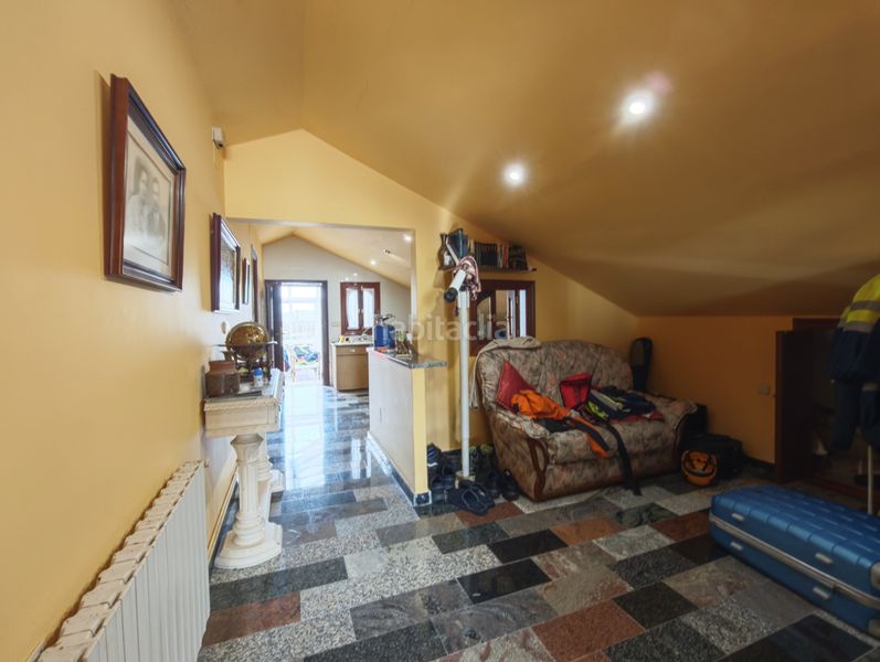 Foto 50418db5-6351-46d7-a9d2-022c46d61687. Chalet con camino riscaldamento parcheggio piscina in Ferrol