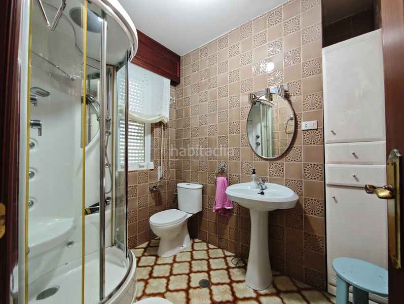 Foto 7f71e543-6905-45b6-8b1b-07a2f937abe4. Chalet con camino riscaldamento parcheggio piscina in Ferrol