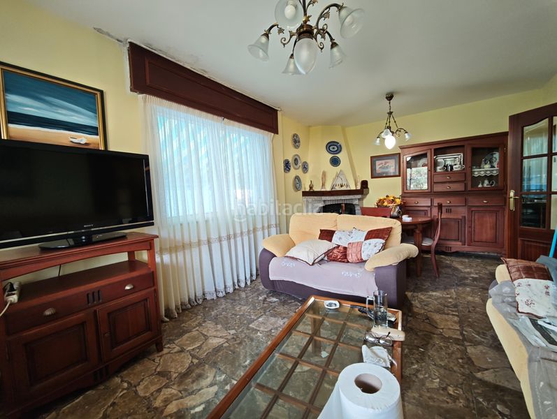 Foto a81a6f1b-11bd-429e-8179-7a25ca793a45. Chalet con camino riscaldamento parcheggio piscina in Ferrol