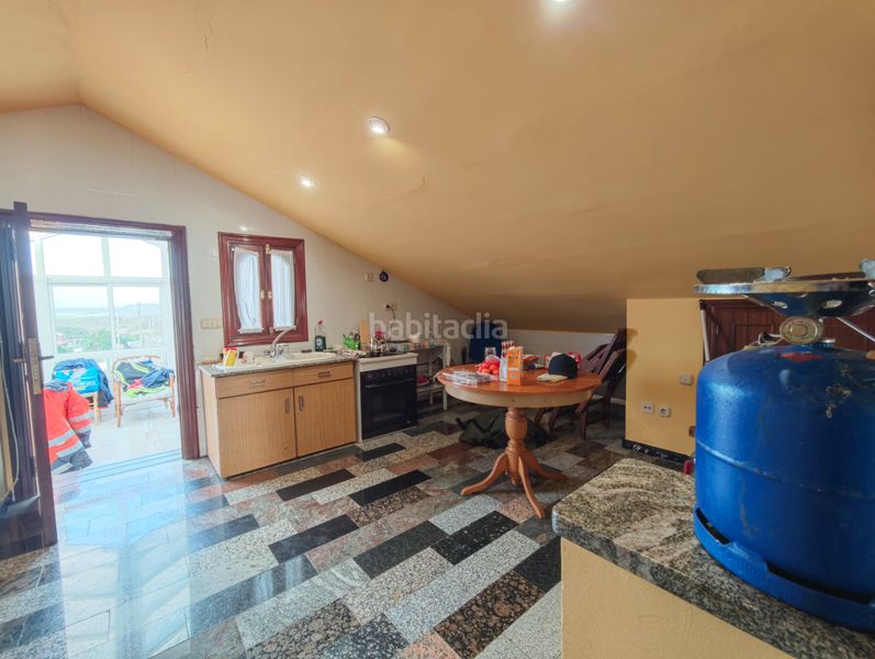 Foto acddd23d-3043-475b-939a-f965f103ca8e. Chalet con camino riscaldamento parcheggio piscina in Ferrol