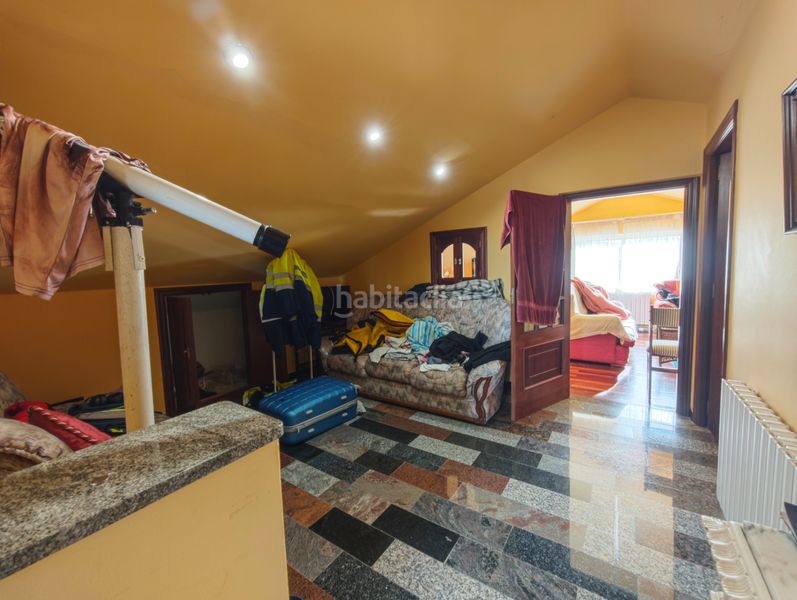 Foto ba3424f0-f432-4da0-8bec-1601bf1e444f. Chalet con camino riscaldamento parcheggio piscina in Ferrol