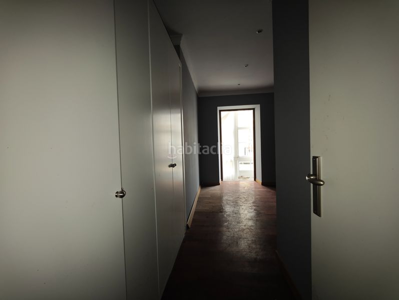 Foto b4be2f41-42c7-4648-930c-0a4c94d7bed2. Edificio en rúa carme 28 en Centro Ferrol
