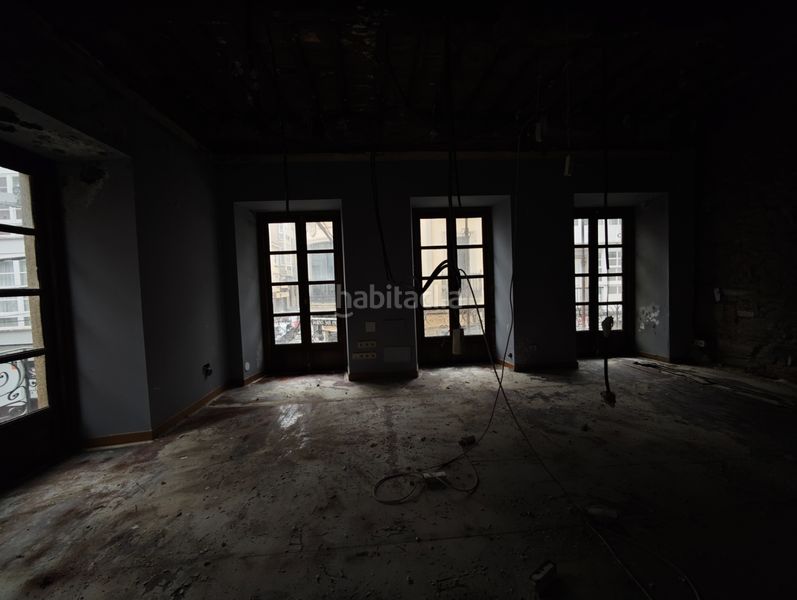 Foto f78ba68b-2964-4f34-b7ba-ee931bafa743. Edificio en rúa carme 28 en Centro Ferrol