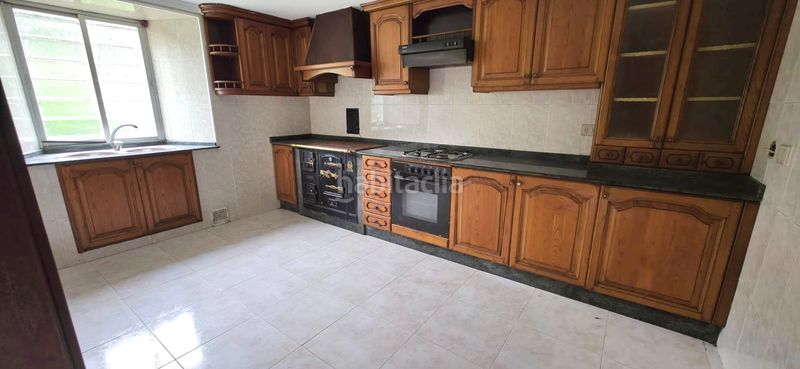 Foto cd2ee582-7624-4756-b849-5ef7185d9932. Casa amb aparcament a Cedeira